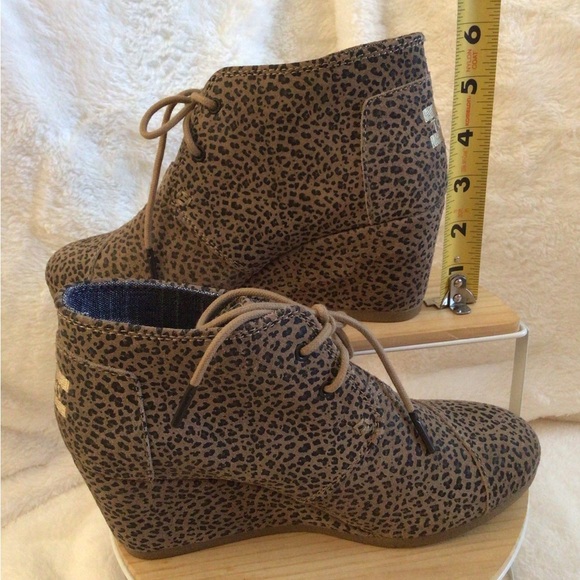 Toms Tan Leopard Print Wedge Boots - Picture 4 of 5